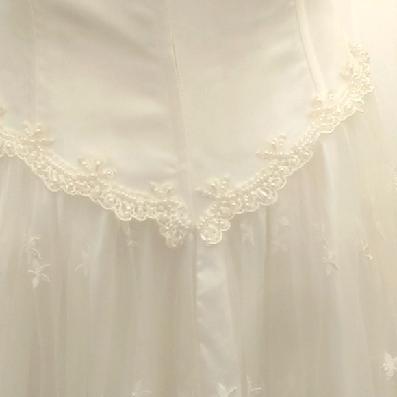 Wedding Gown - Picture 10 of 12